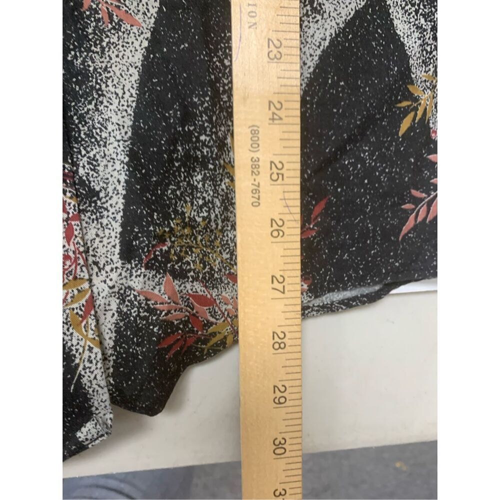 Vintage Leaf Patterned Button Down Top - image 7